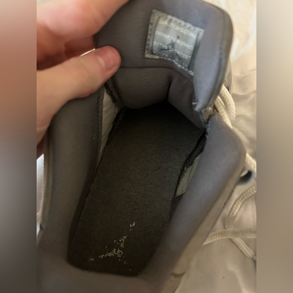 women’s jordan 11 low cool grey - Picture 7 of 10